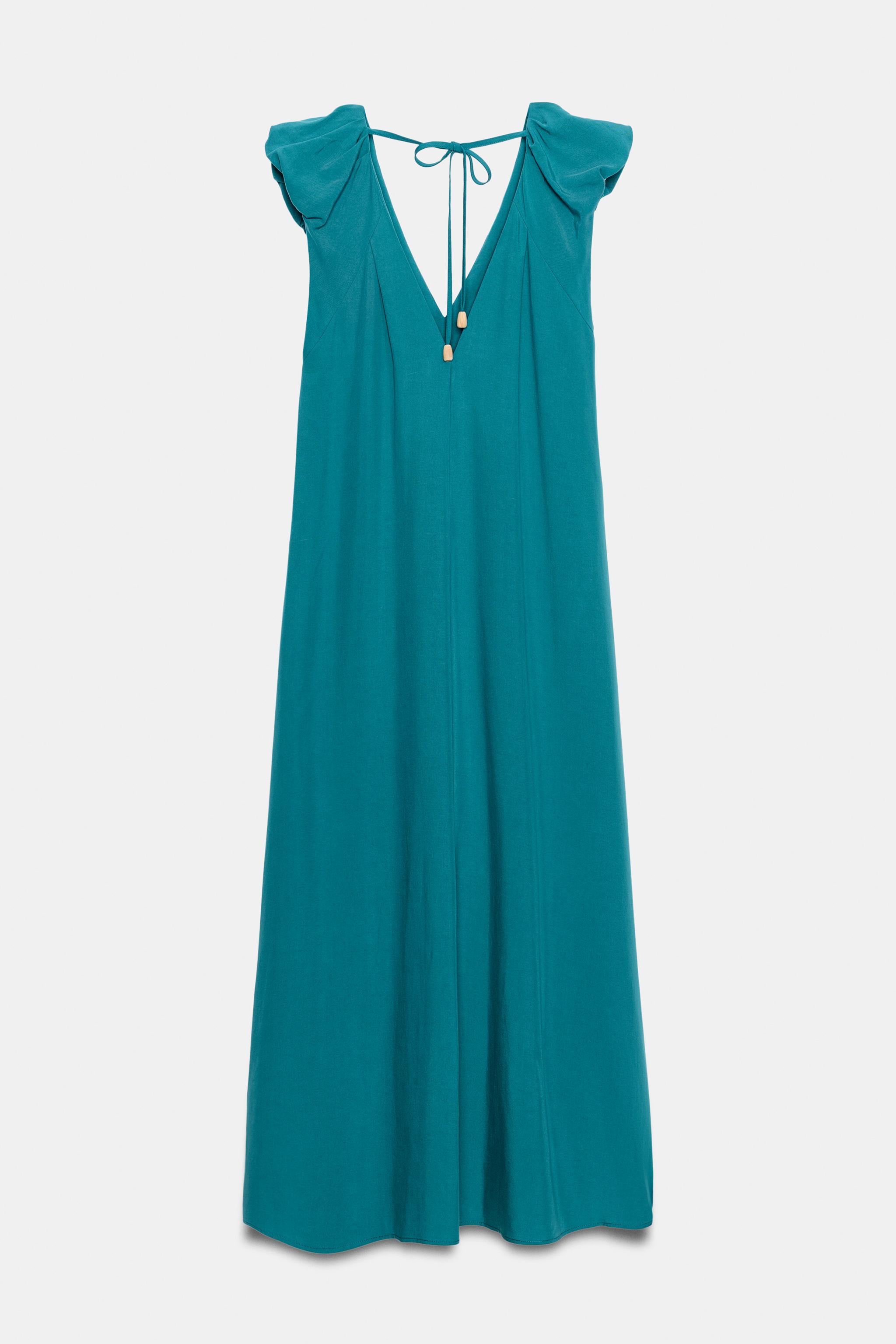LONG DRESS WITH DEFINED SHOULDERS